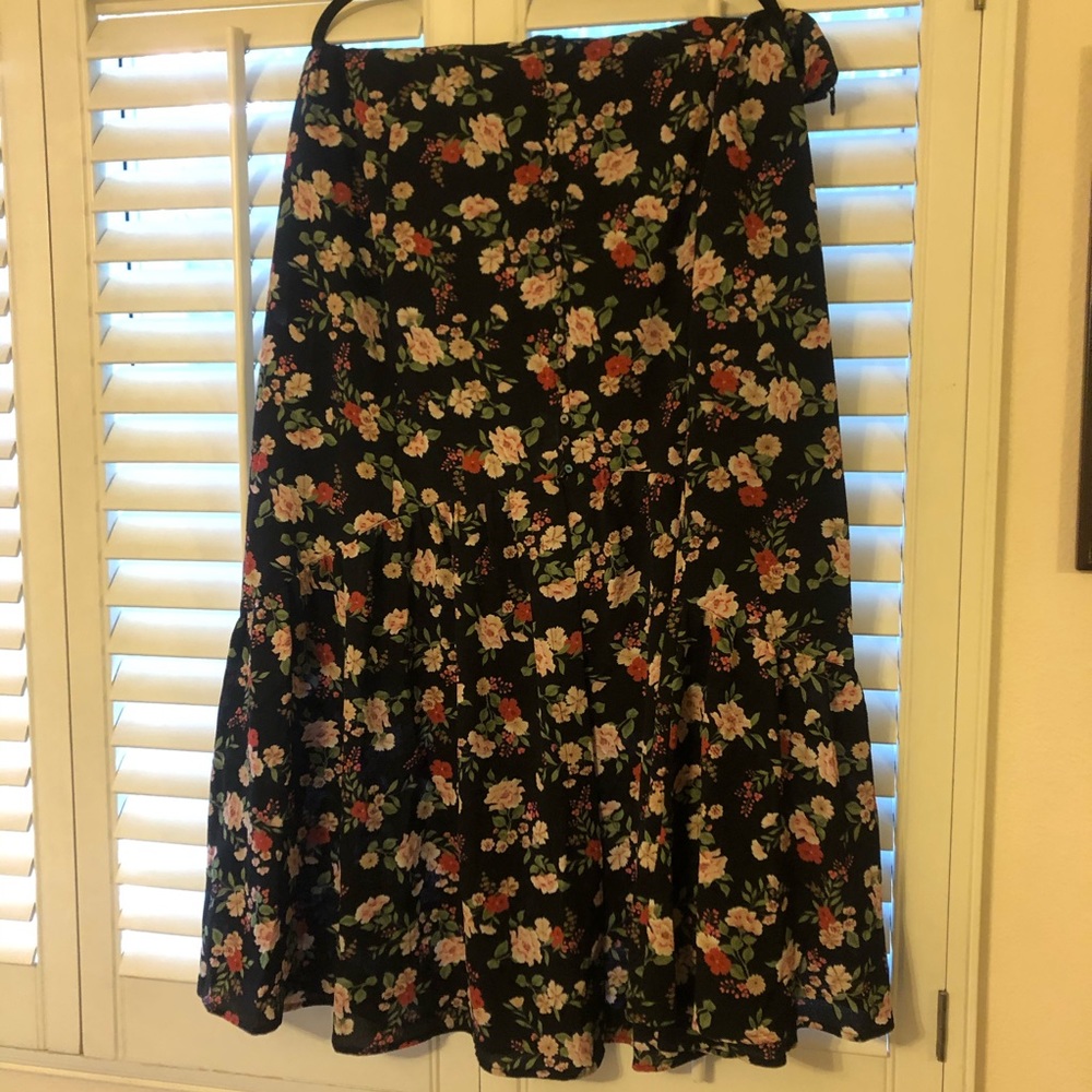 City chic long skirt